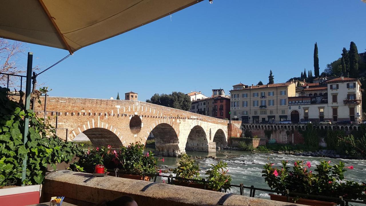 Palazzo Ponte Pietra Apartment Verona Luaran gambar